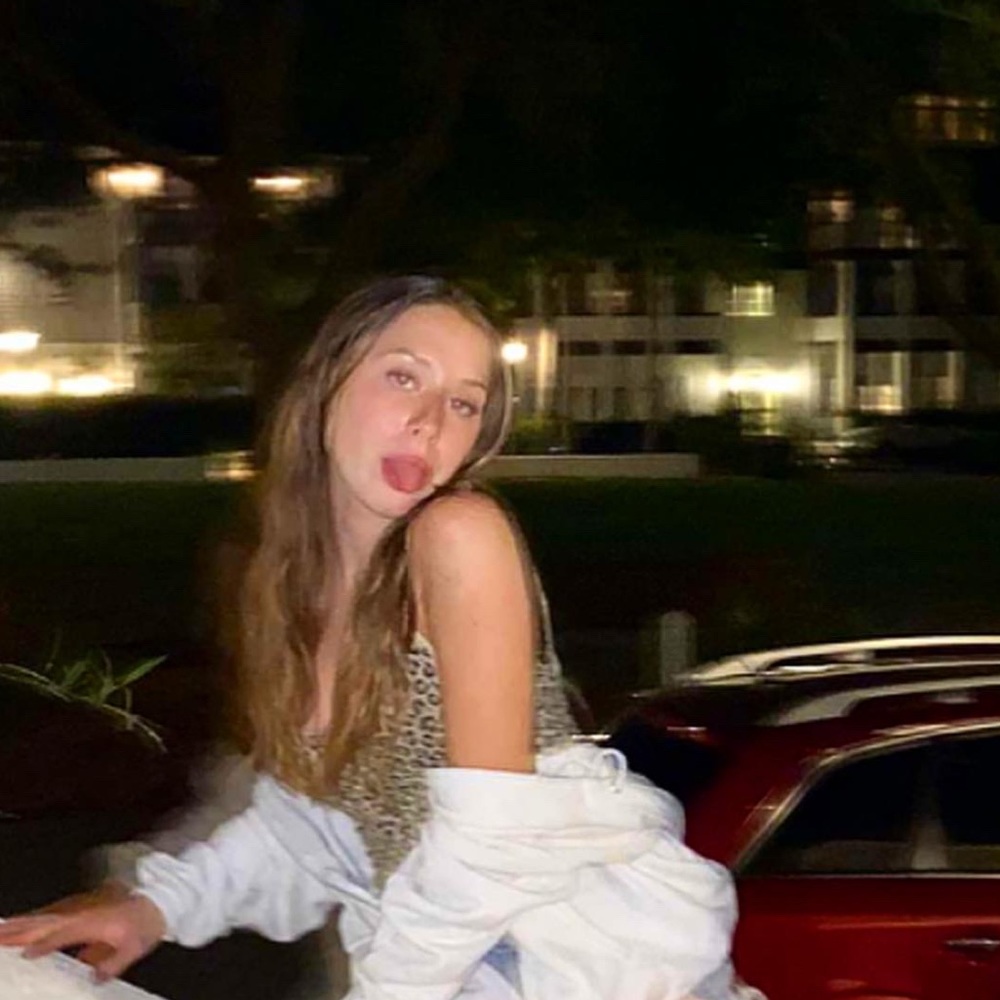 Meet your Posher, Ella